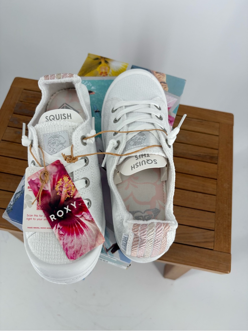 New Roxy Kids' White Squish Lace-Up Sneakers with Pink Accent size 7